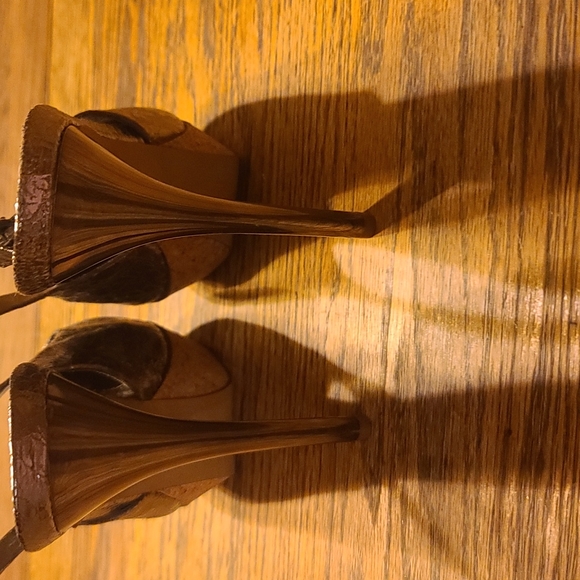 Jessica Simpson heels metallic silver size 9 - Picture 3 of 4